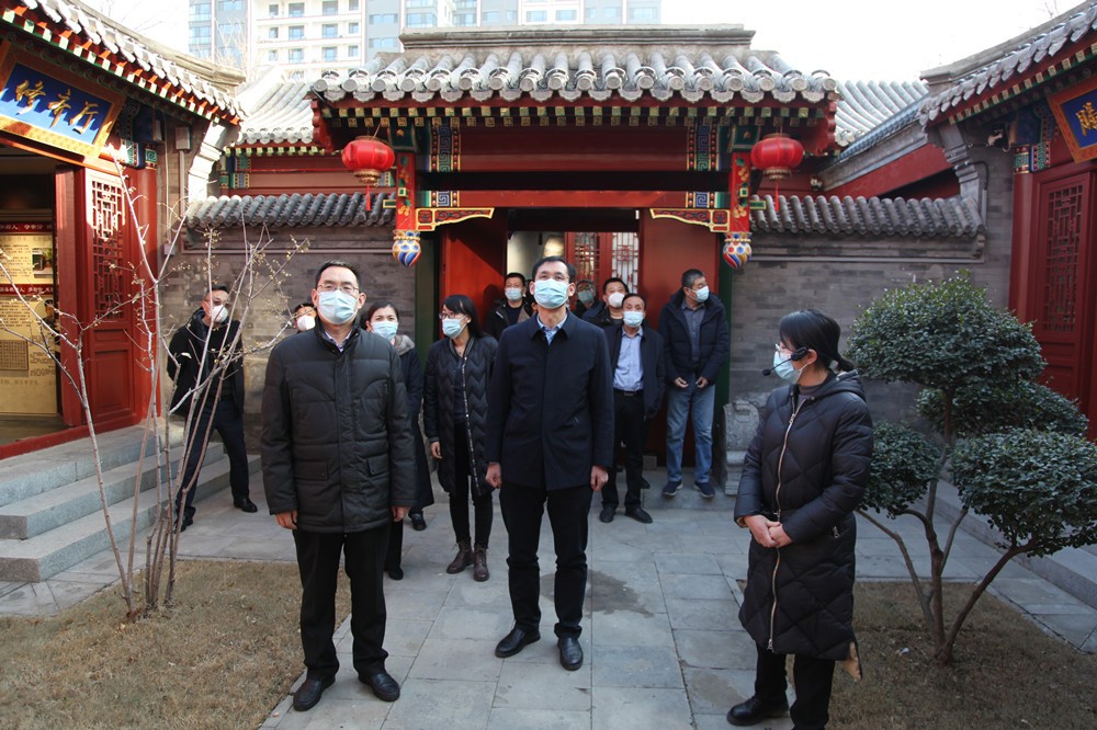 信華集團組織干部職工赴市家風家訓傳承館觀摩學習